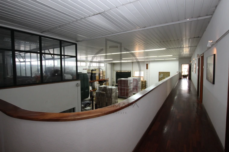 Armazém para Venda em Antas e Abade de Vermoim Foto 25