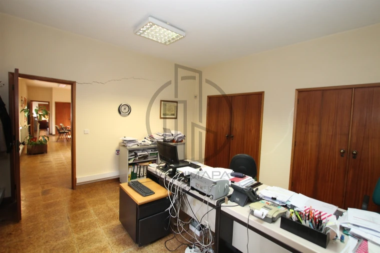 Armazém para Venda em Antas e Abade de Vermoim Foto 9