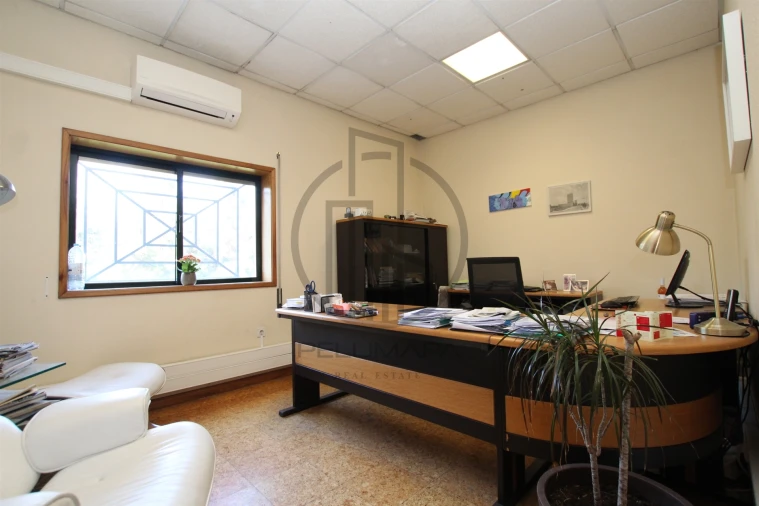 Armazém para Venda em Antas e Abade de Vermoim Foto 20