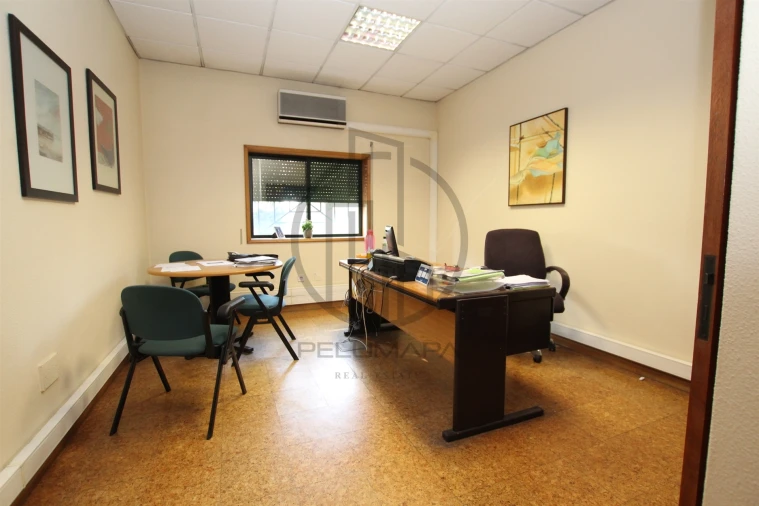 Armazém para Venda em Antas e Abade de Vermoim Foto 19