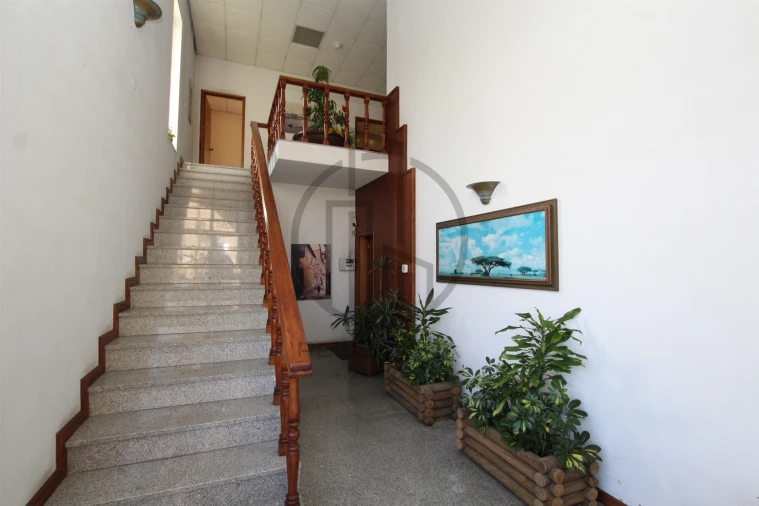 Armazém para Venda em Antas e Abade de Vermoim Foto 14