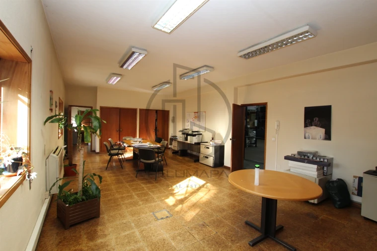 Armazém para Venda em Antas e Abade de Vermoim Foto 7