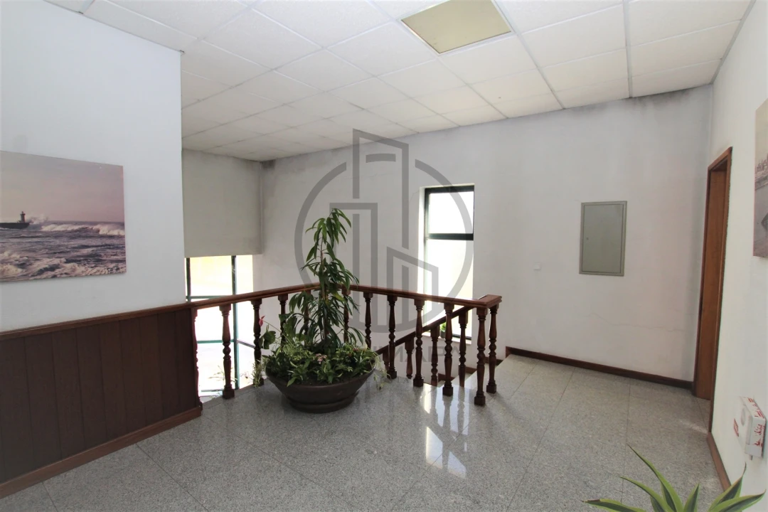 Armazém para Venda em Antas e Abade de Vermoim Foto 33