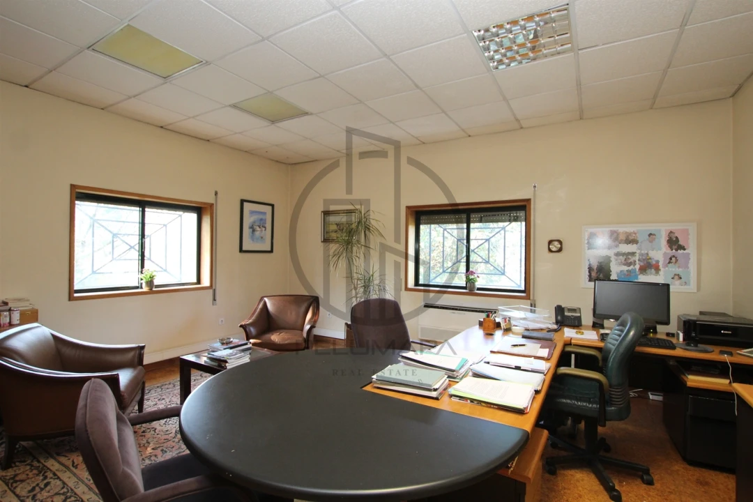 Armazém para Venda em Antas e Abade de Vermoim Foto 32