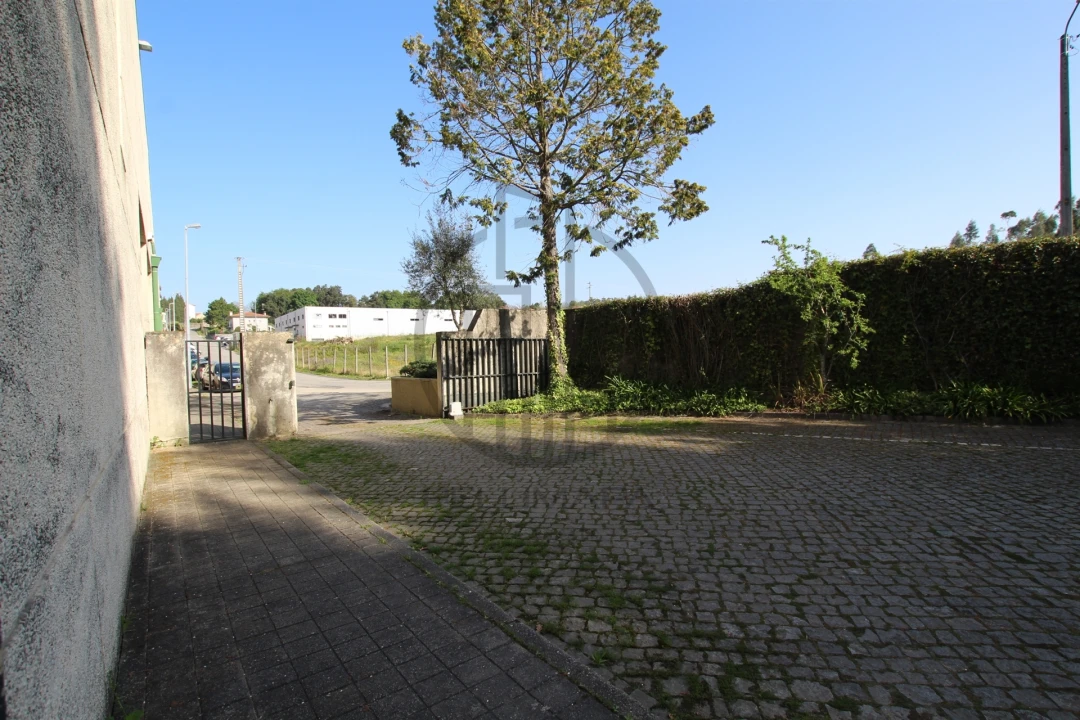 Armazém para Venda em Antas e Abade de Vermoim Foto 37