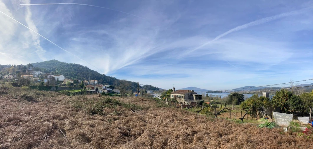 Terreno para Venda em Gondarem Foto 2