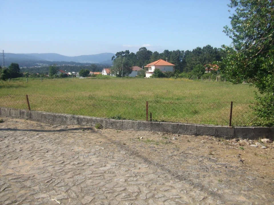 Terreno para Venda em Reboreda e Nogueira Foto 1