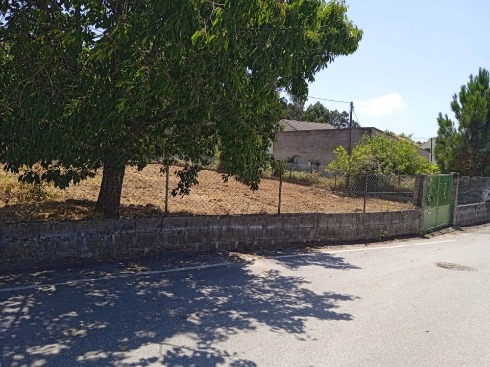Terreno para Venda em Campos e Vila Meã Foto 1