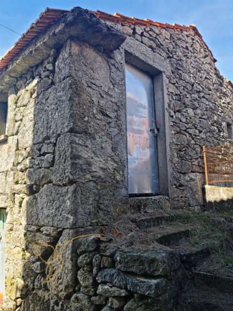 Moradia T0 para Venda em Castro Laboreiro e Lamas de Mouro