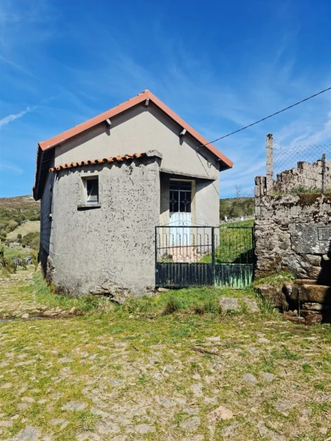 Moradia T0 para Venda em Castro Laboreiro e Lamas de Mouro