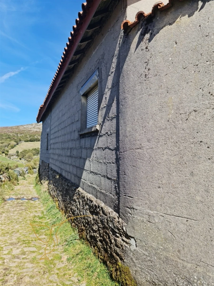 Moradia T0 para Venda em Castro Laboreiro e Lamas de Mouro Foto 2