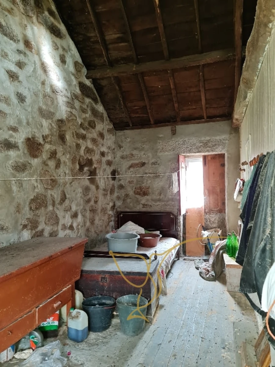 Moradia T0 para Venda em Castro Laboreiro e Lamas de Mouro Foto 10
