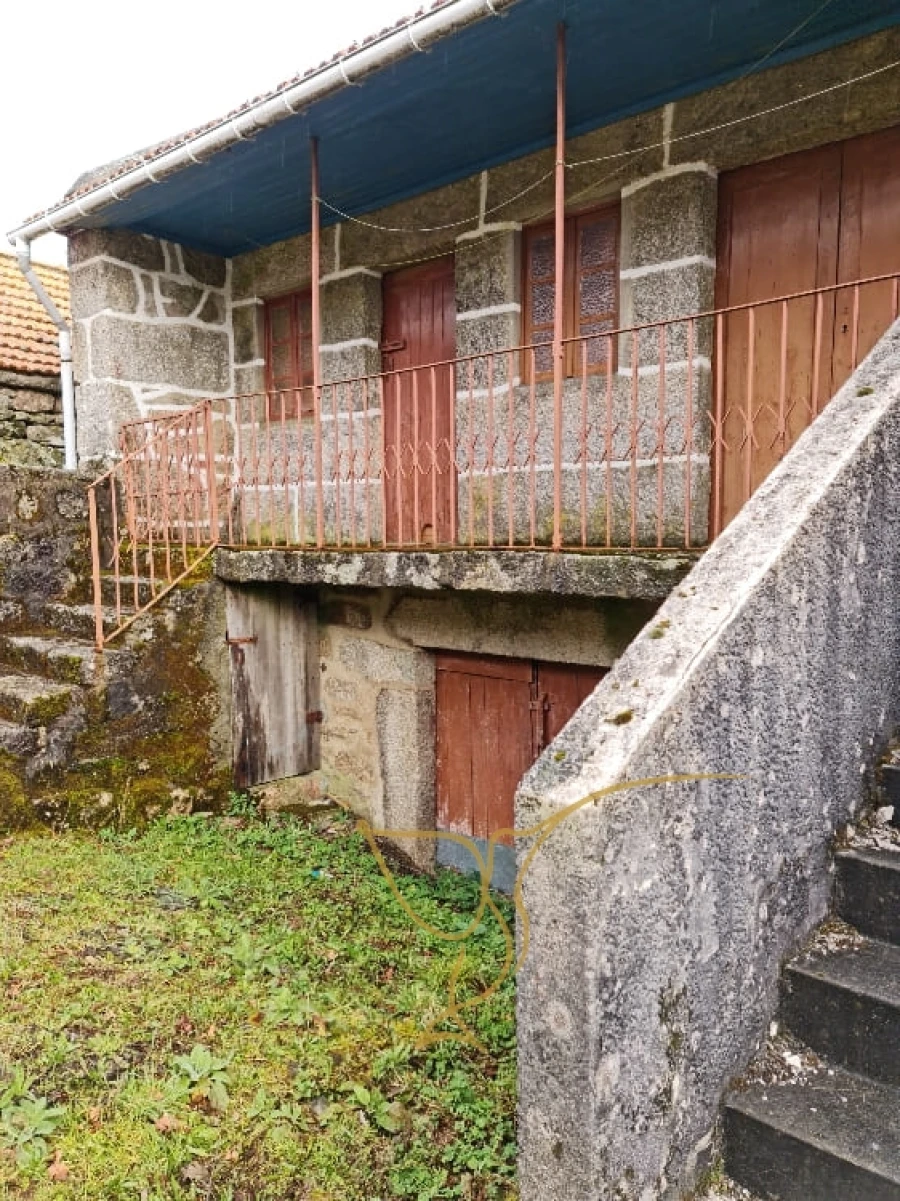Moradia T0 para Venda em Castro Laboreiro e Lamas de Mouro Foto 3