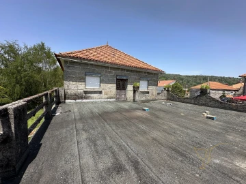 Moradia T0 para Venda em Castro Laboreiro e Lamas de Mouro