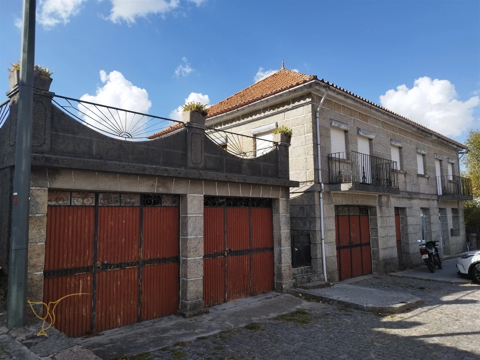 Moradia T0 para Venda em Castro Laboreiro e Lamas de Mouro Foto 2