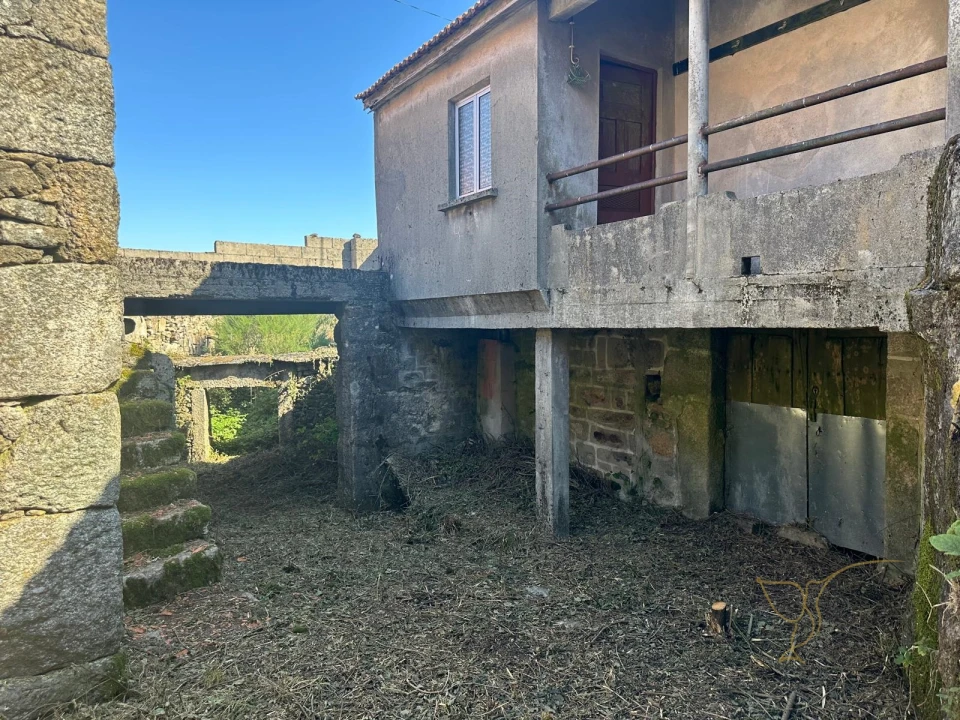 Moradia T0 para Venda em Castro Laboreiro e Lamas de Mouro Foto 2