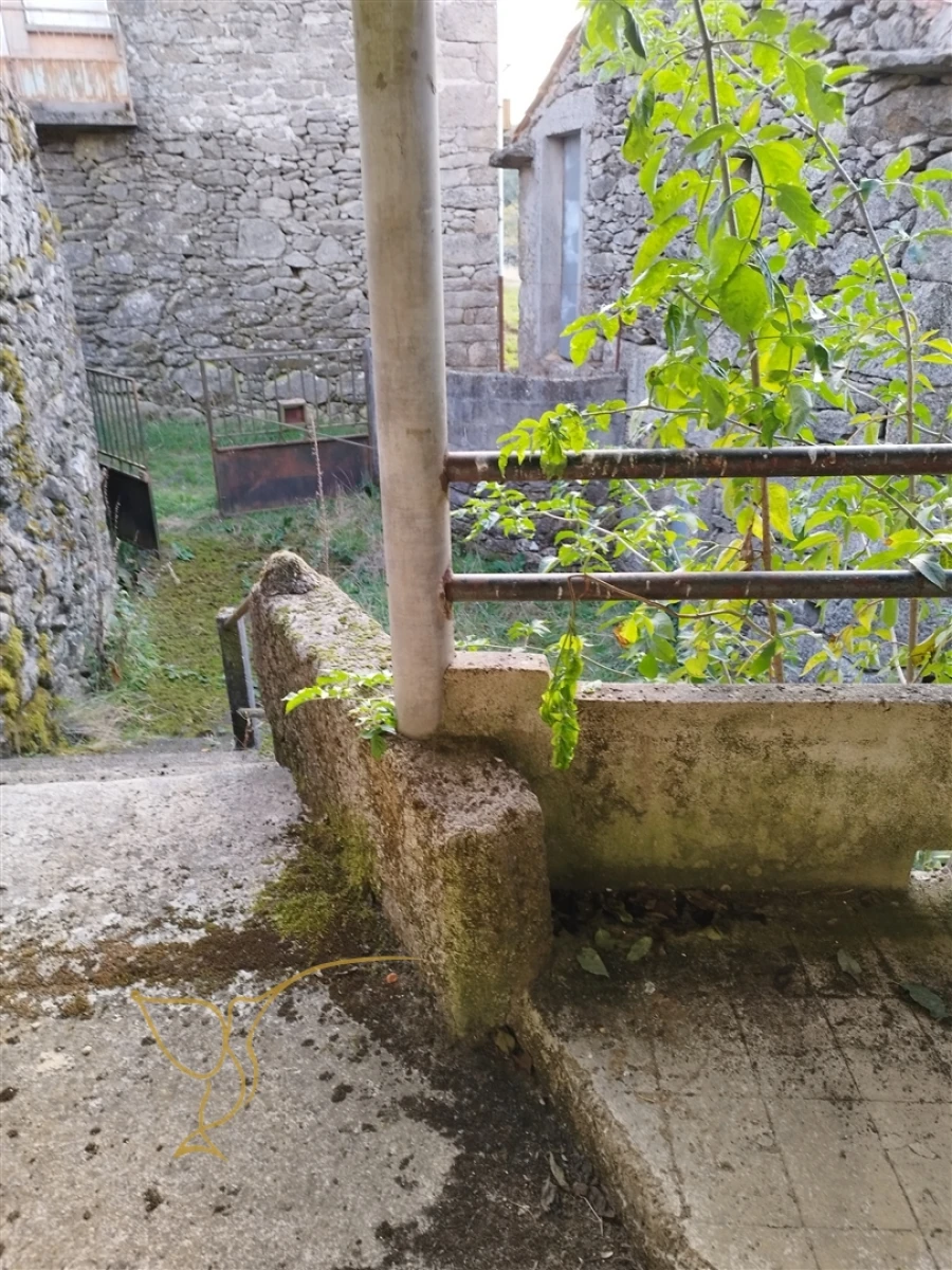 Moradia T0 para Venda em Castro Laboreiro e Lamas de Mouro Foto 8