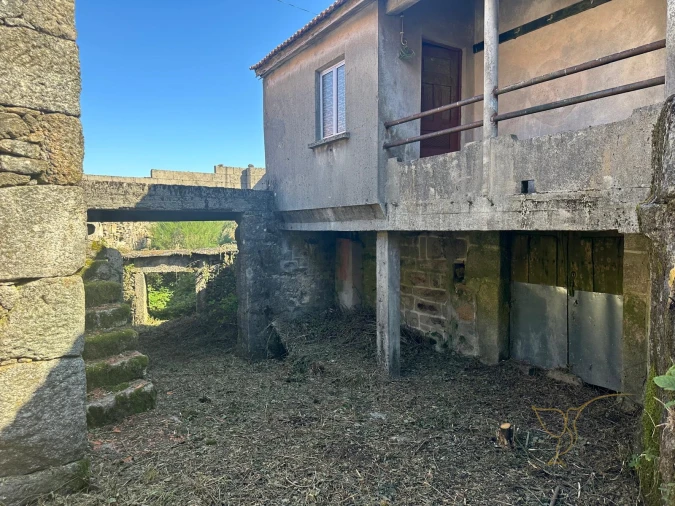 Moradia T0 para Venda em Castro Laboreiro e Lamas de Mouro Foto 2