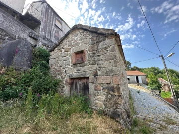 Moradia T0 para Venda em Castro Laboreiro e Lamas de Mouro