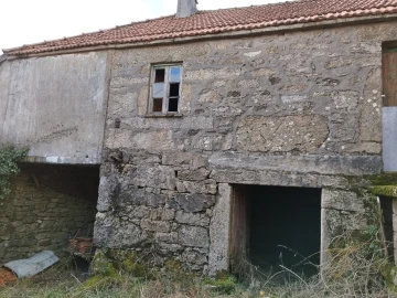 Moradia T0 para Venda em Castro Laboreiro e Lamas de Mouro