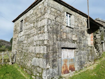 Moradia T0 para Venda em Castro Laboreiro e Lamas de Mouro