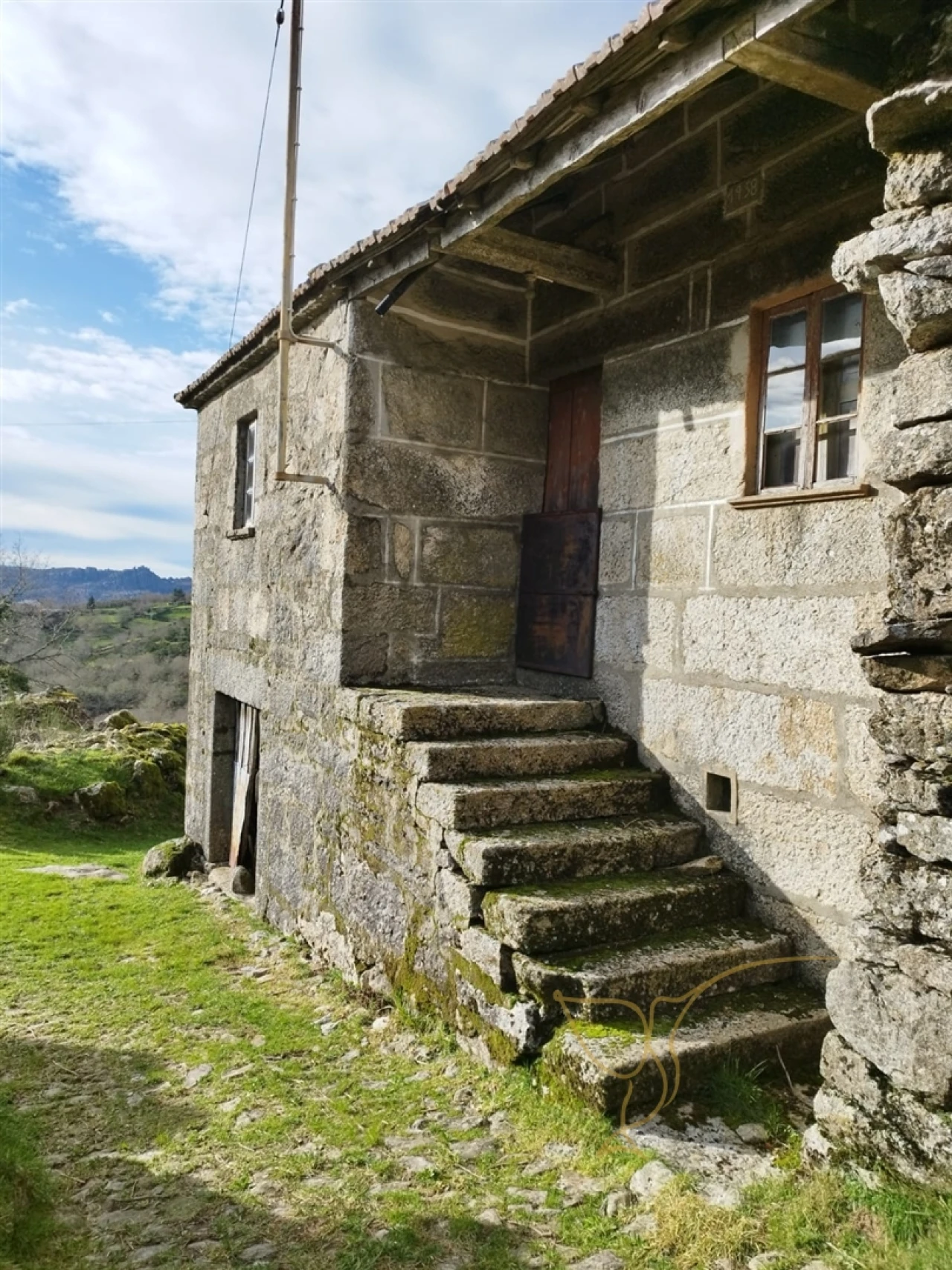 Moradia T0 para Venda em Castro Laboreiro e Lamas de Mouro Foto 1