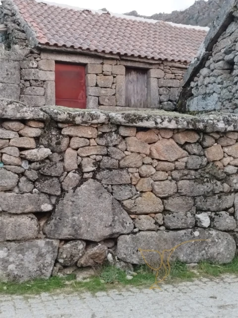Moradia T0 para Venda em Castro Laboreiro e Lamas de Mouro