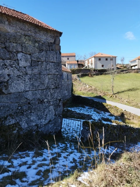 Moradia T0 para Venda em Castro Laboreiro e Lamas de Mouro