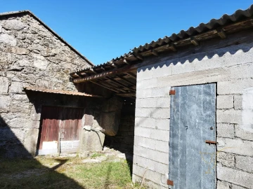 Moradia T0 para Venda em Castro Laboreiro e Lamas de Mouro