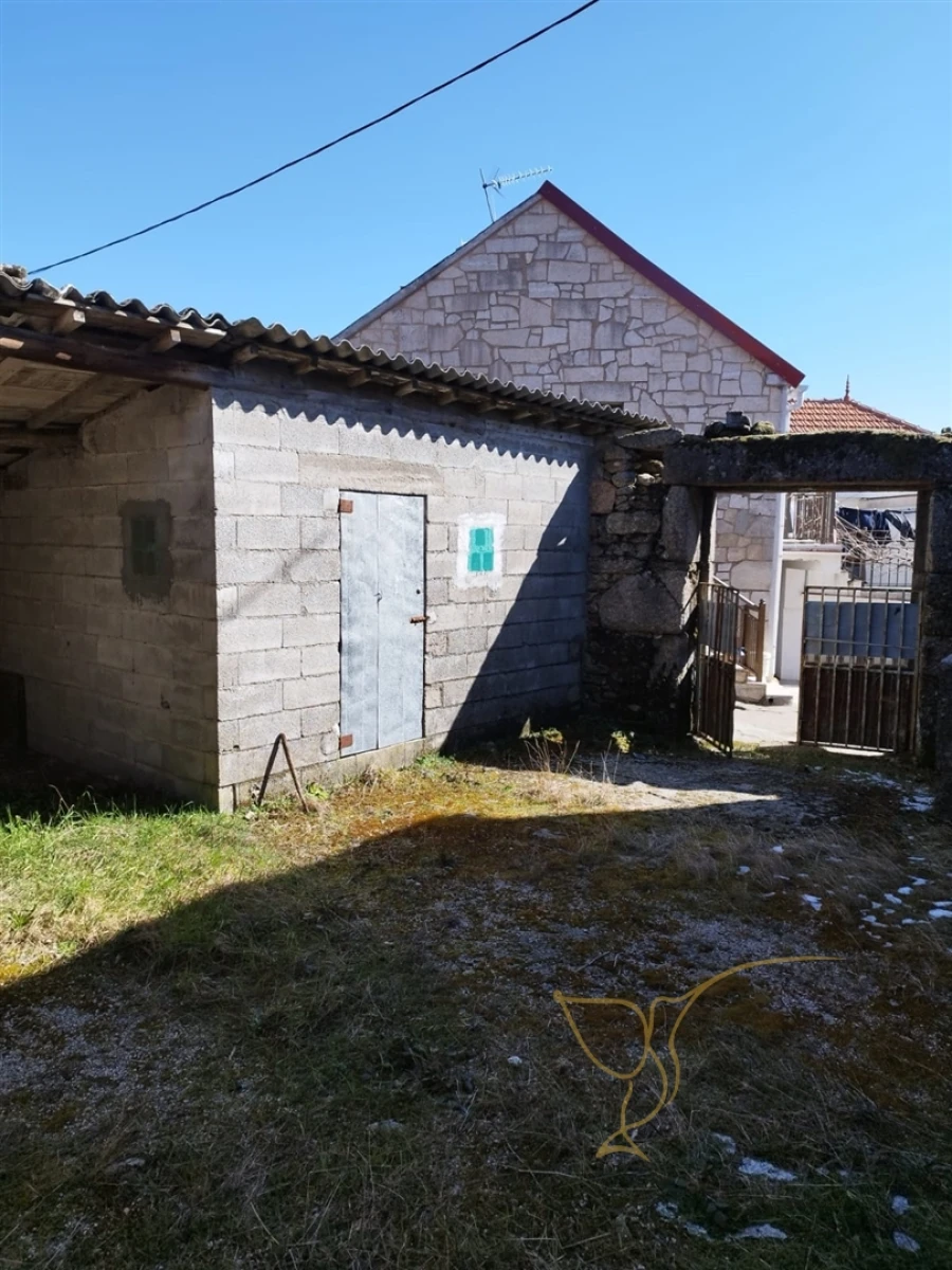 Moradia T0 para Venda em Castro Laboreiro e Lamas de Mouro Foto 13
