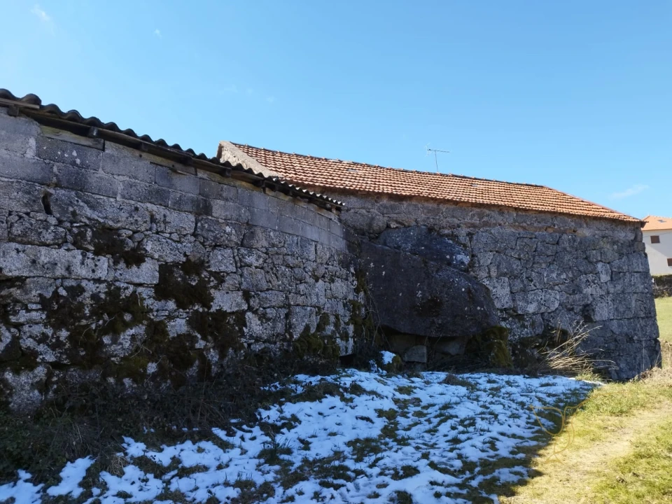 Moradia T0 para Venda em Castro Laboreiro e Lamas de Mouro Foto 3