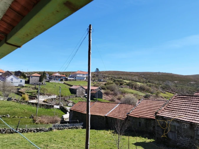 Moradia T0 para Venda em Castro Laboreiro e Lamas de Mouro Foto 5