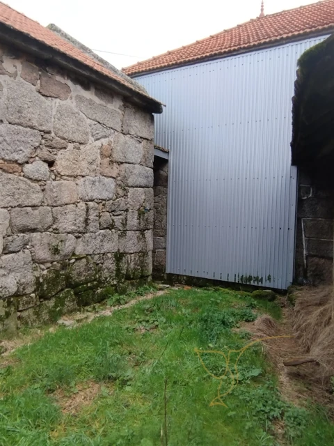 Moradia T2 para Venda em Castro Laboreiro e Lamas de Mouro