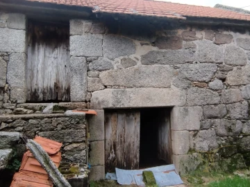 Moradia T2 para Venda em Castro Laboreiro e Lamas de Mouro
