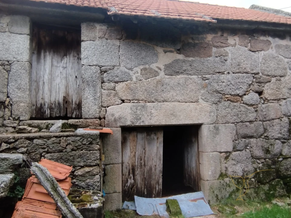 Moradia T2 para Venda em Castro Laboreiro e Lamas de Mouro Foto 2