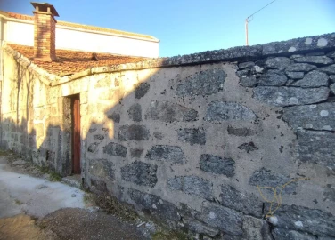 Moradia T0 para Venda em Castro Laboreiro e Lamas de Mouro