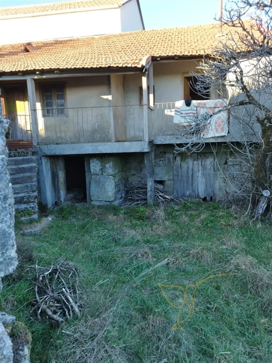 Moradia T0 para Venda em Castro Laboreiro e Lamas de Mouro Foto 2