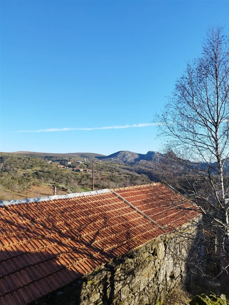 Moradia T0 para Venda em Castro Laboreiro e Lamas de Mouro Foto 5