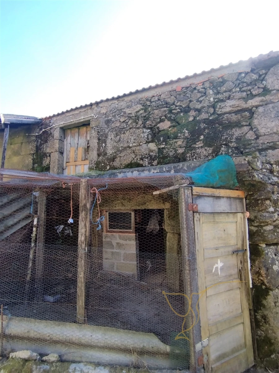 Moradia T0 para Venda em Castro Laboreiro e Lamas de Mouro Foto 3
