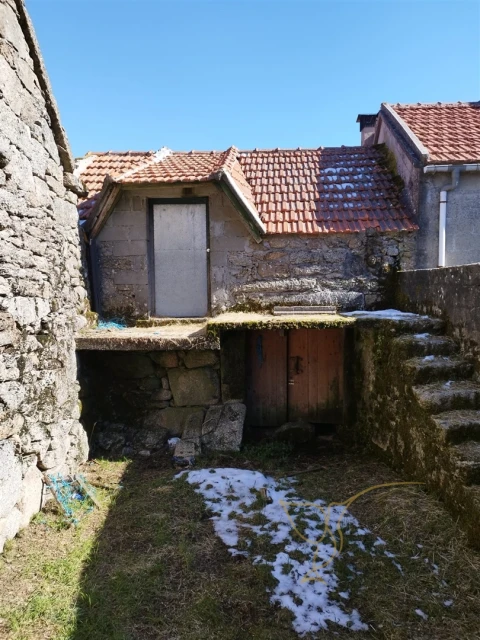Moradia T0 para Venda em Castro Laboreiro e Lamas de Mouro