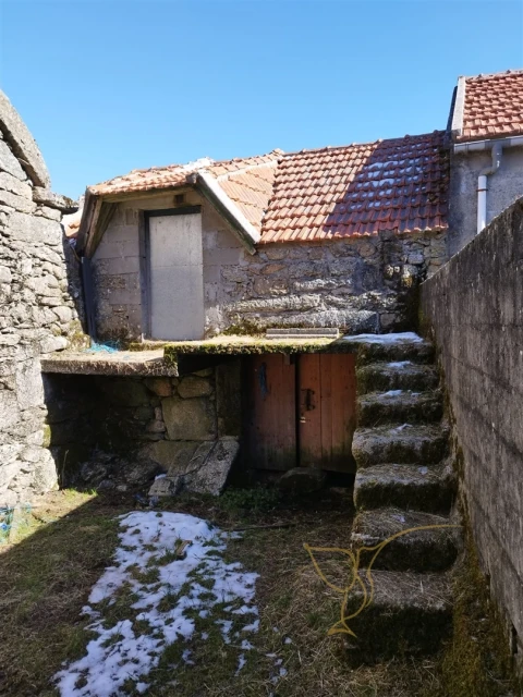 Moradia T0 para Venda em Castro Laboreiro e Lamas de Mouro