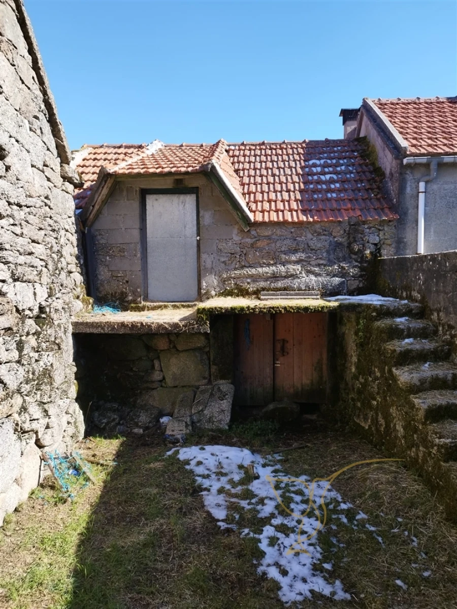 Moradia T0 para Venda em Castro Laboreiro e Lamas de Mouro Foto 5