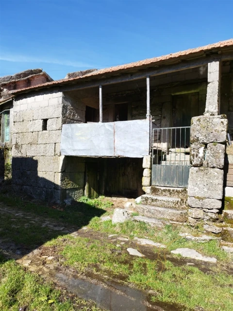 Moradia T0 para Venda em Castro Laboreiro e Lamas de Mouro