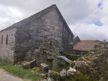 Moradia T0 para Venda em Castro Laboreiro e Lamas de Mouro