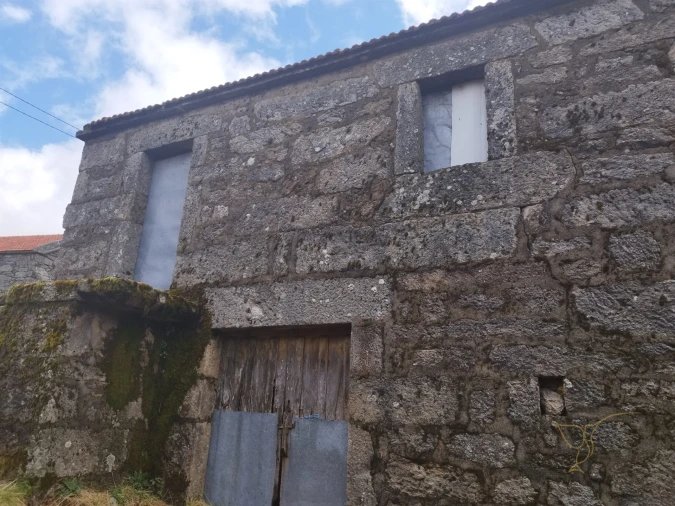 Moradia T0 para Venda em Castro Laboreiro e Lamas de Mouro Foto 2