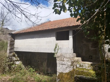 Moradia T0 para Venda em Castro Laboreiro e Lamas de Mouro