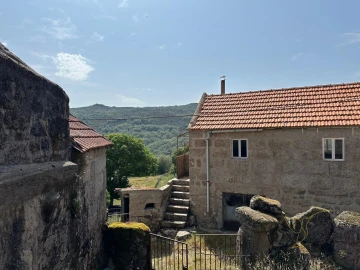 Moradia T0 para Venda em Castro Laboreiro e Lamas de Mouro