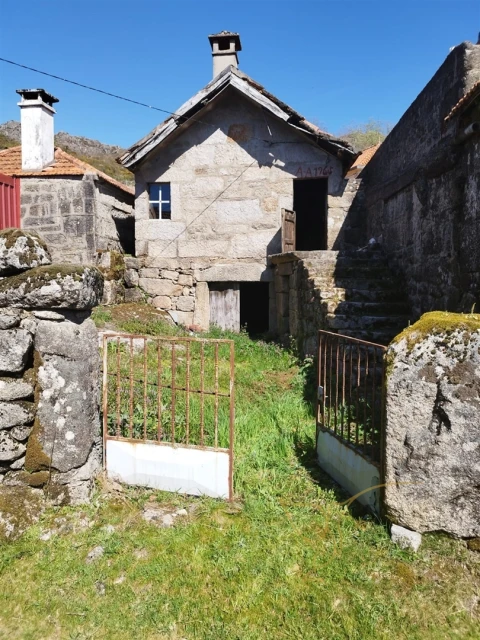 Moradia T0 para Venda em Castro Laboreiro e Lamas de Mouro