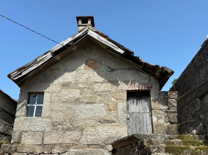 Moradia T0 para Venda em Castro Laboreiro e Lamas de Mouro Foto 3