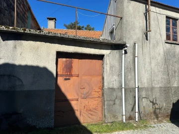 Moradia T0 para Venda em Castro Laboreiro e Lamas de Mouro